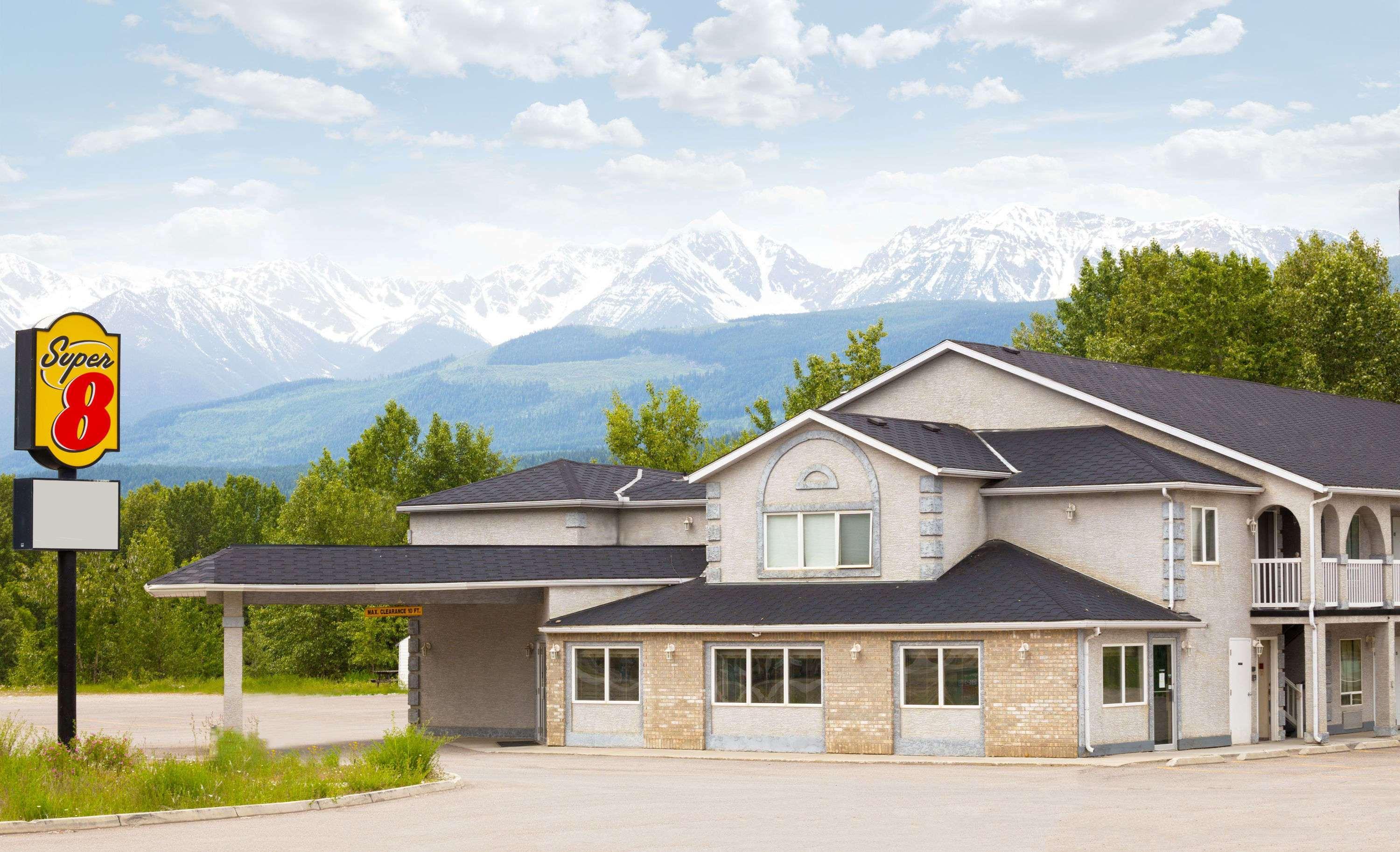 Hotel Super 8 By Wyndham Golden Exterior foto